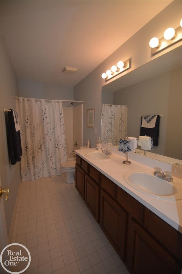 3999 Kaeleaf Road Lake Orion, MI 48360 - Photo 17 of 19 31259578-16.JPG