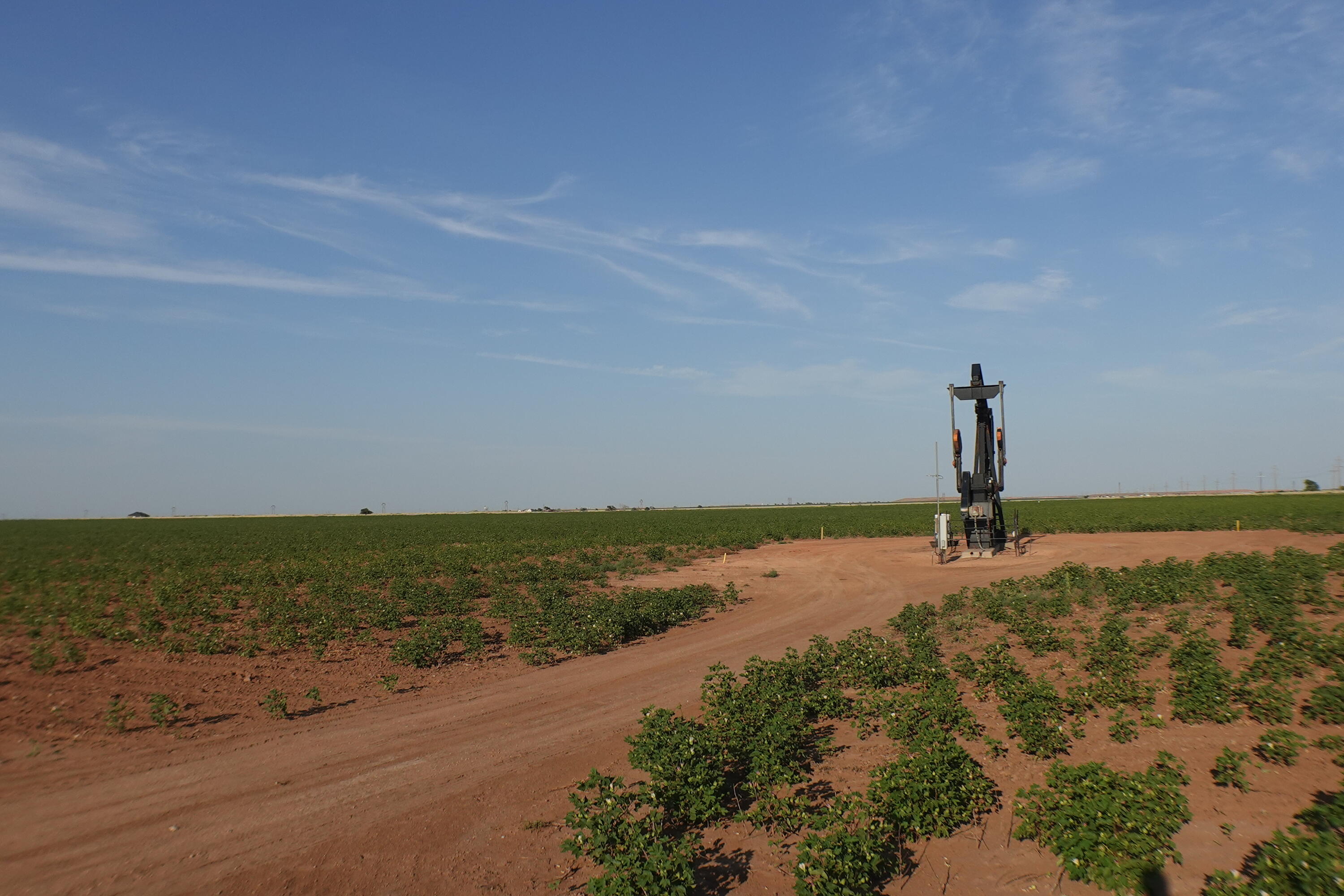 a ocean view with beach