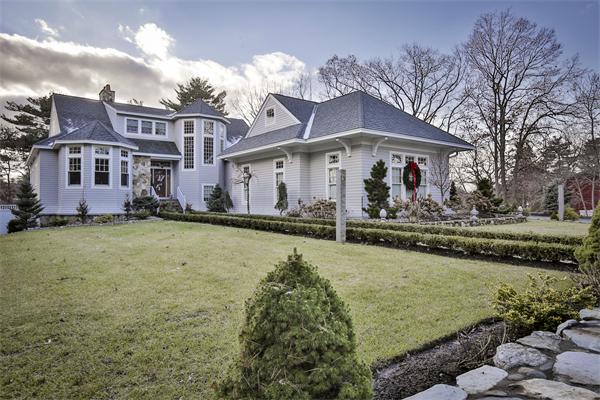 54 Oak Ridge Terrace Lynnfield, MA 01940 - Photo 1 of 30 Gallery Image 1