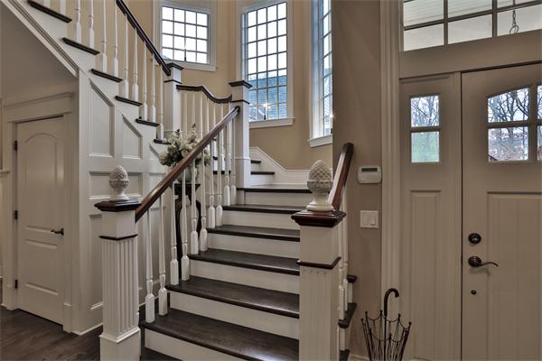 54 Oak Ridge Terrace Lynnfield, MA 01940 - Photo 4 of 30 Gallery Image 4