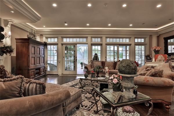 54 Oak Ridge Terrace Lynnfield, MA 01940 - Photo 7 of 30 Gallery Image 7