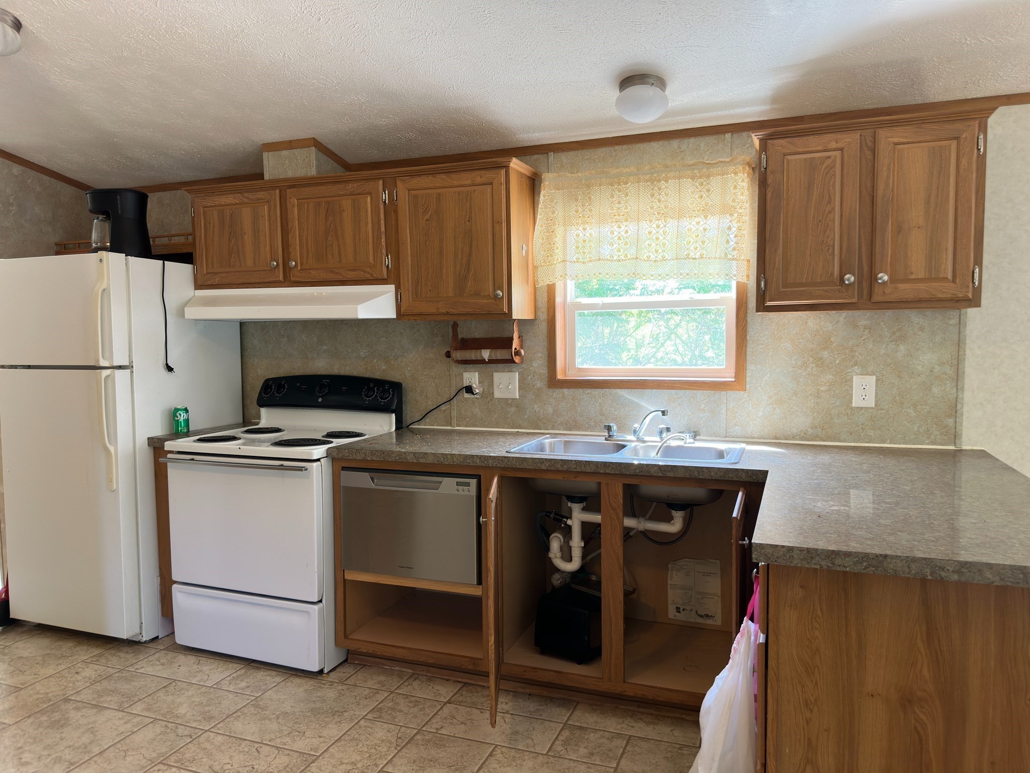 46 Madden Road, Unit 2 West Brookfield, MA 01585 - Photo 4 of 22 Gallery Image 4