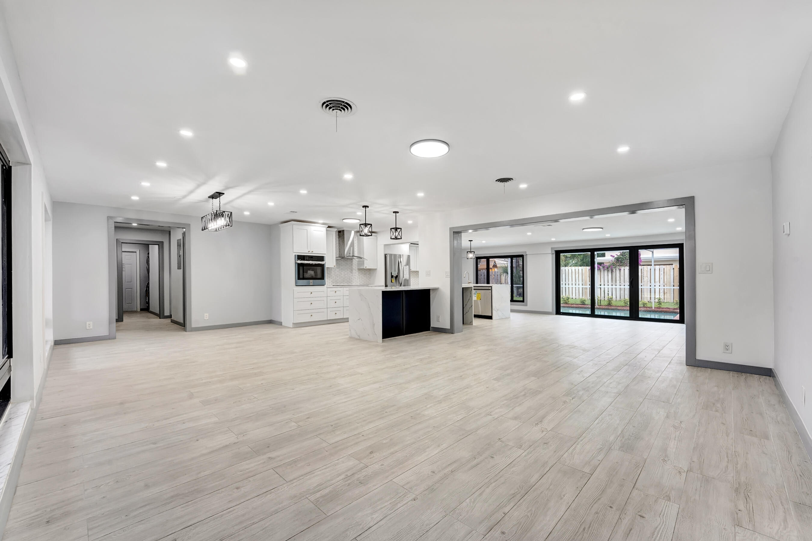 806 Southwest 2nd Street Boca Raton, FL 33486 - Photo 5 of 35 DSC05891