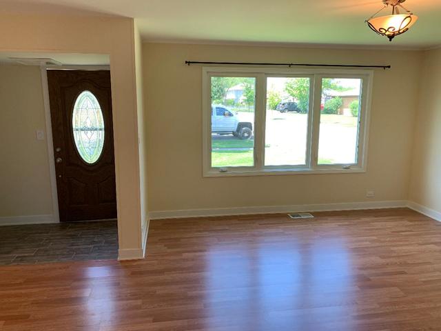 59 George Road Wheeling, IL 60090 - Photo 3 of 24