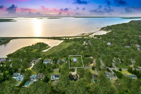$2,095,000 | 36 Coves End Lane, Sag Harbor, NY 11963