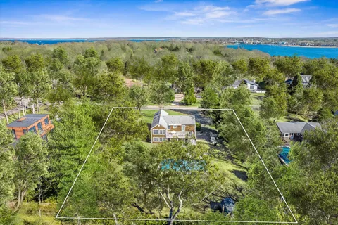 $2,095,000 | 36 Coves End Lane, Sag Harbor, NY 11963