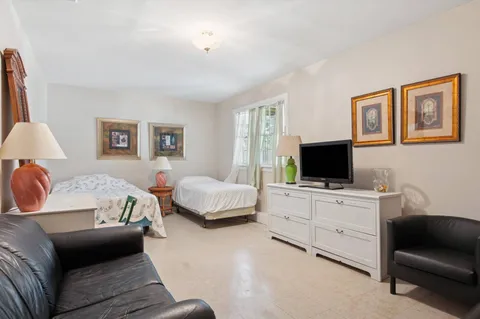 $2,095,000 | 36 Coves End Lane, Sag Harbor, NY 11963