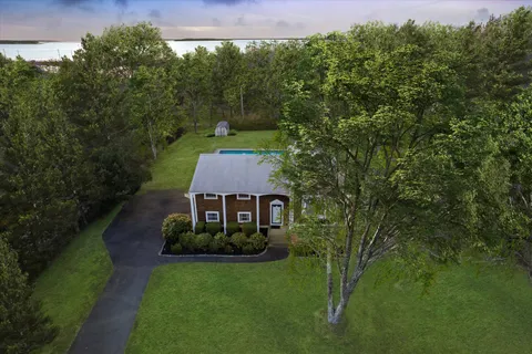 $2,095,000 | 36 Coves End Lane, Sag Harbor, NY 11963