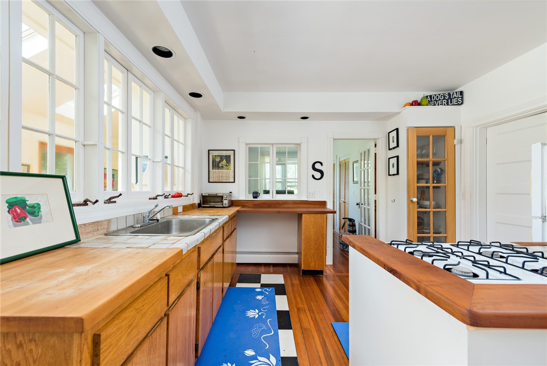 22 Main Street Little Compton, RI 02837 - Photo 9 of 30