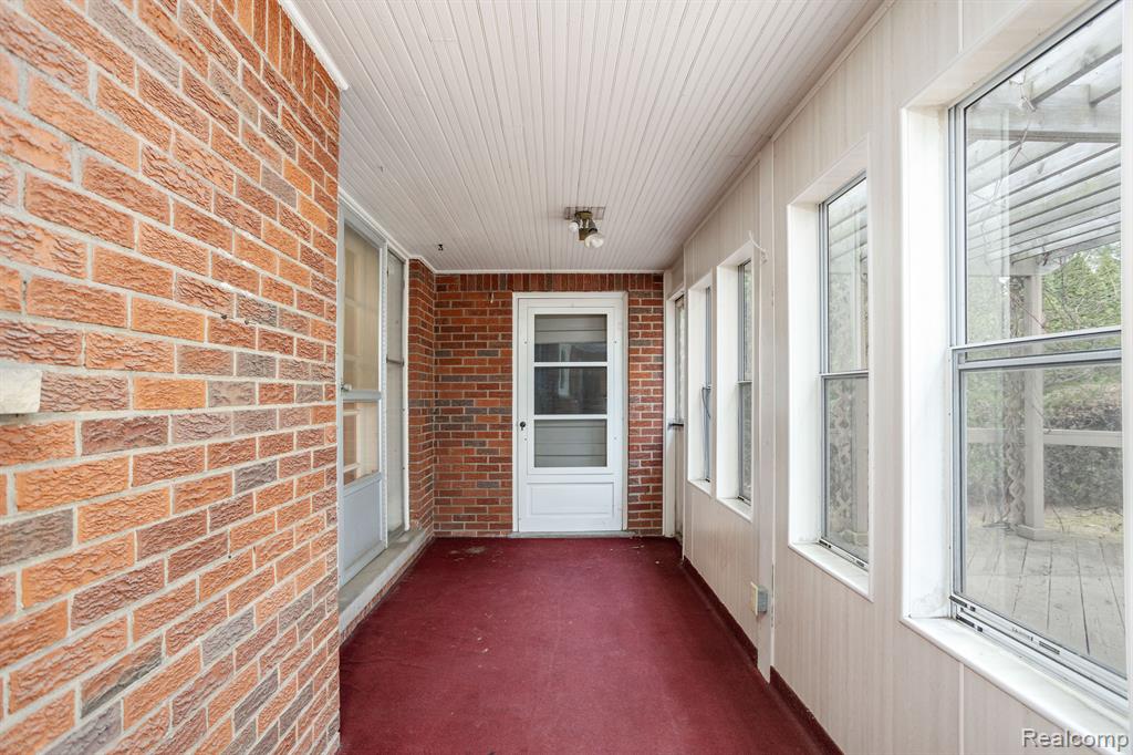 341 Ridgemont Road Grosse Pointe Farms, MI 48236 - Photo 12 of 38