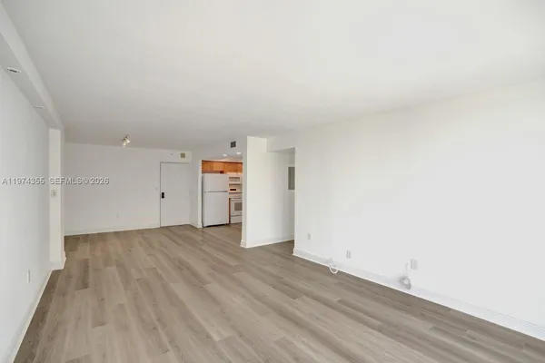 $3,300 | 1450 Brickell Bay Drive, Unit 503, Miami, FL 33131