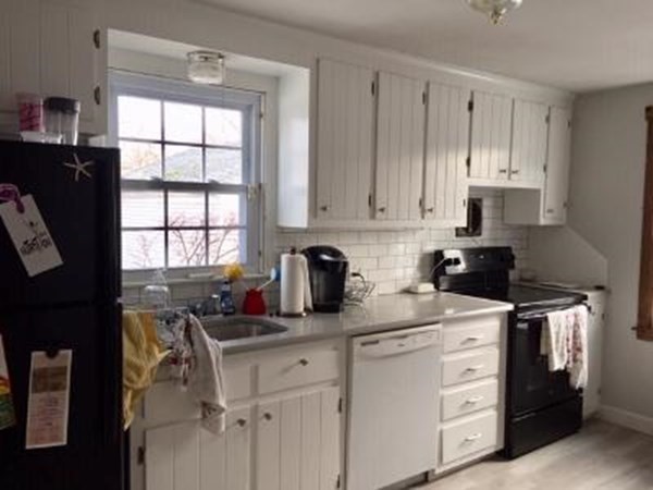 155 Mayflower Road Springfield, MA 01118 - Photo 3 of 20