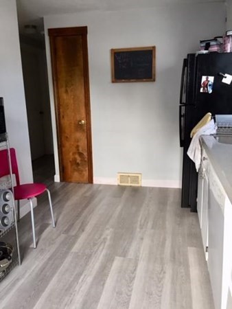 155 Mayflower Road Springfield, MA 01118 - Photo 4 of 20