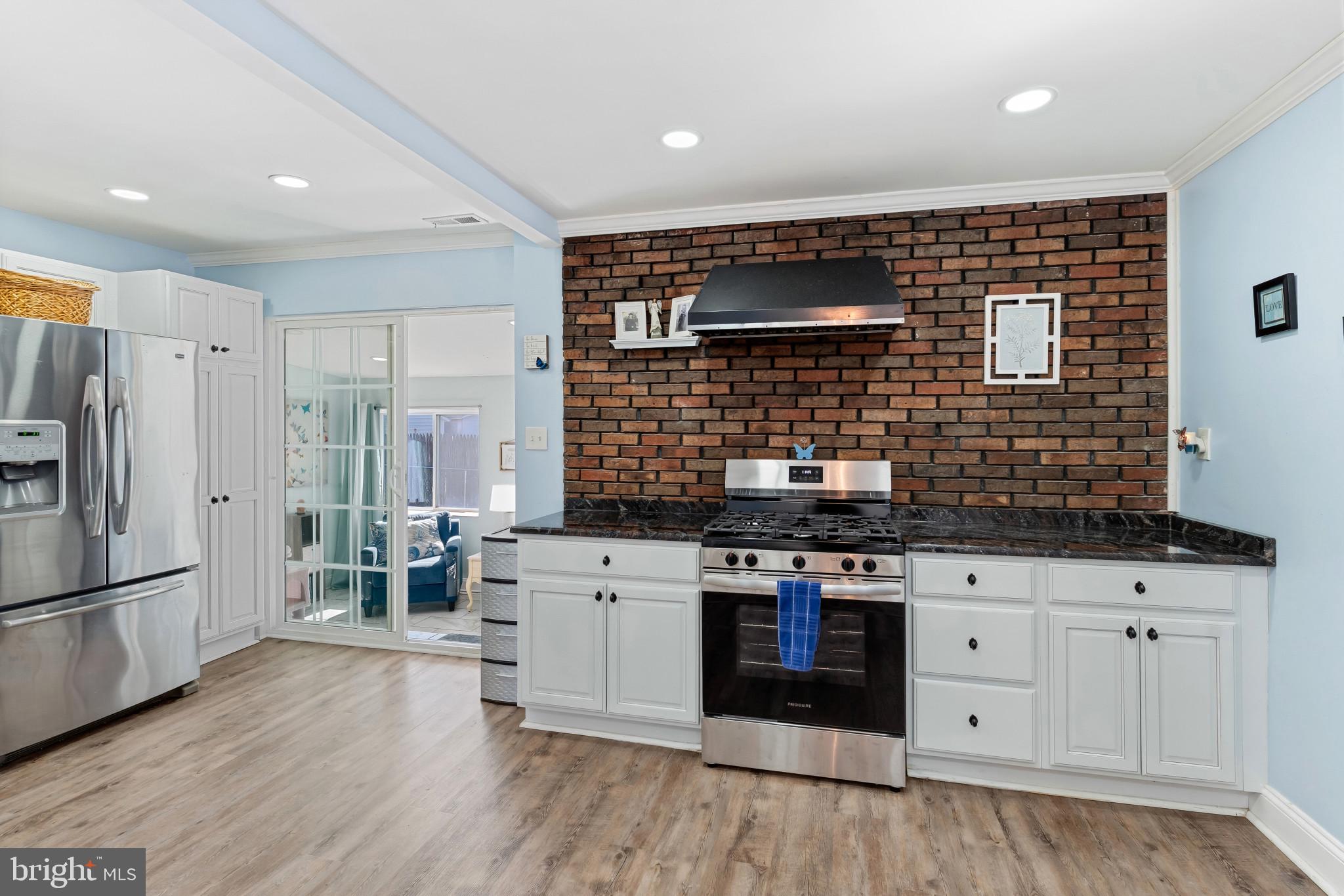 2409 Woodridge Road Baltimore, MD 21219 - Photo 12 of 34