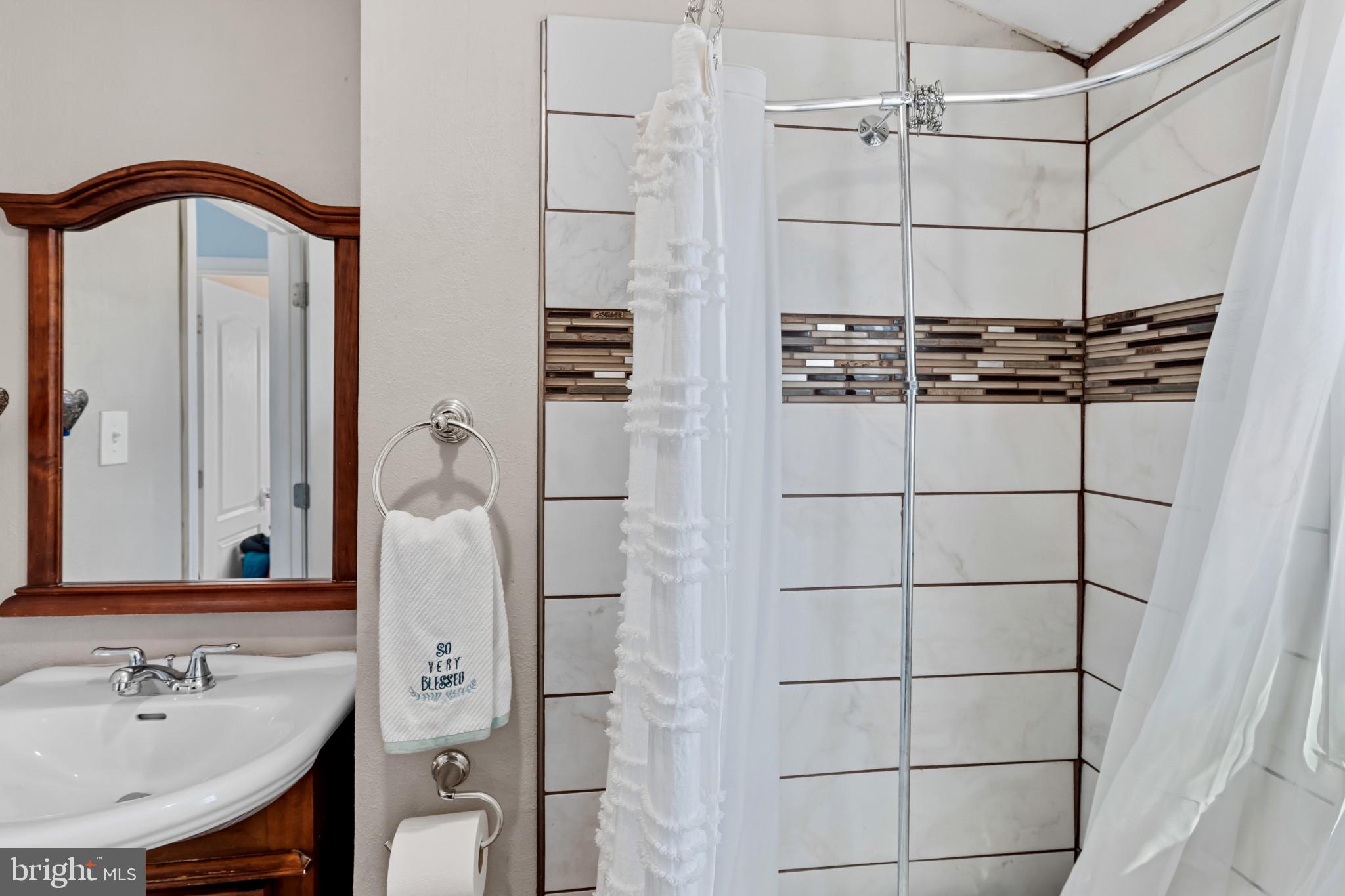 2409 Woodridge Road Baltimore, MD 21219 - Photo 23 of 34