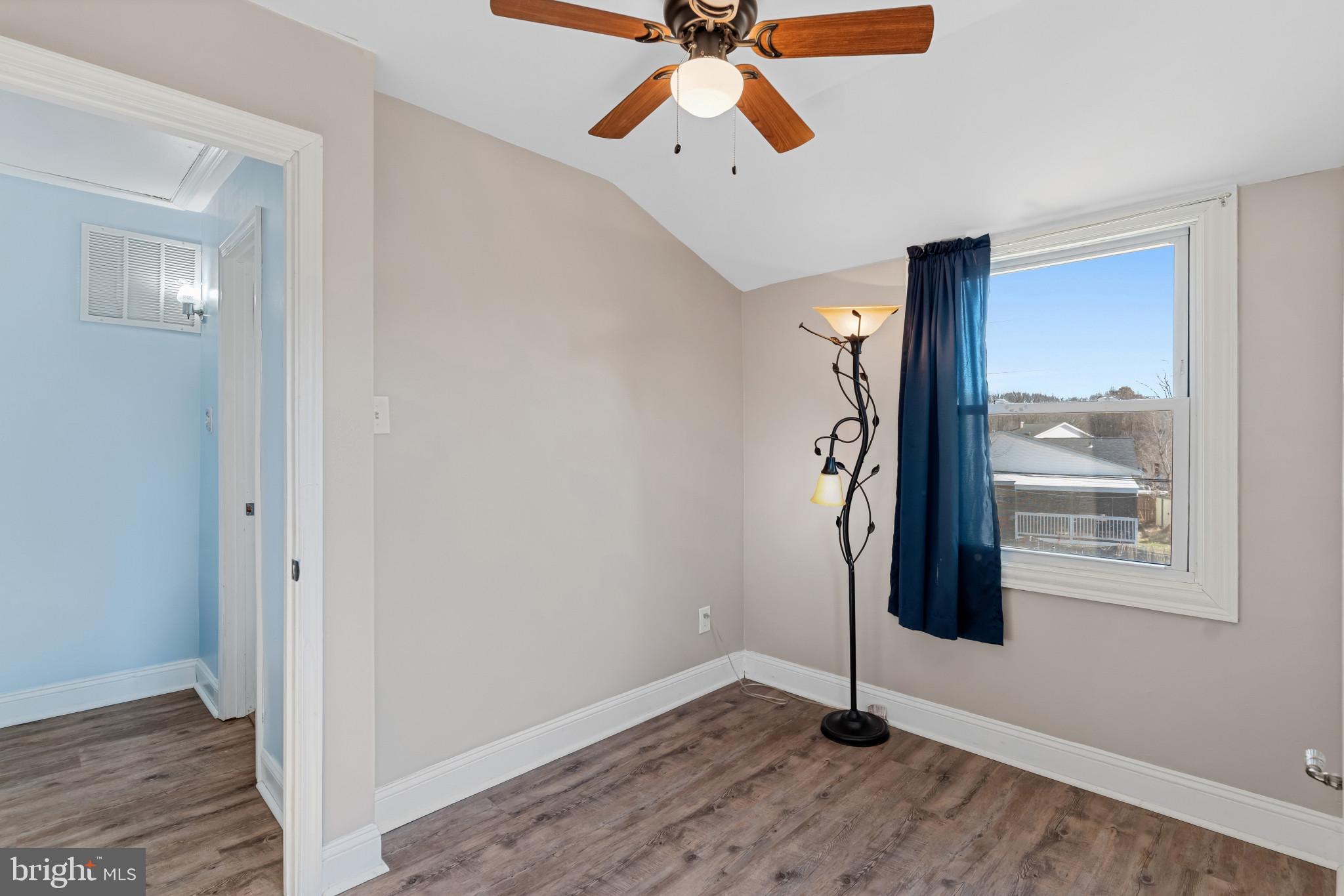 2409 Woodridge Road Baltimore, MD 21219 - Photo 26 of 34