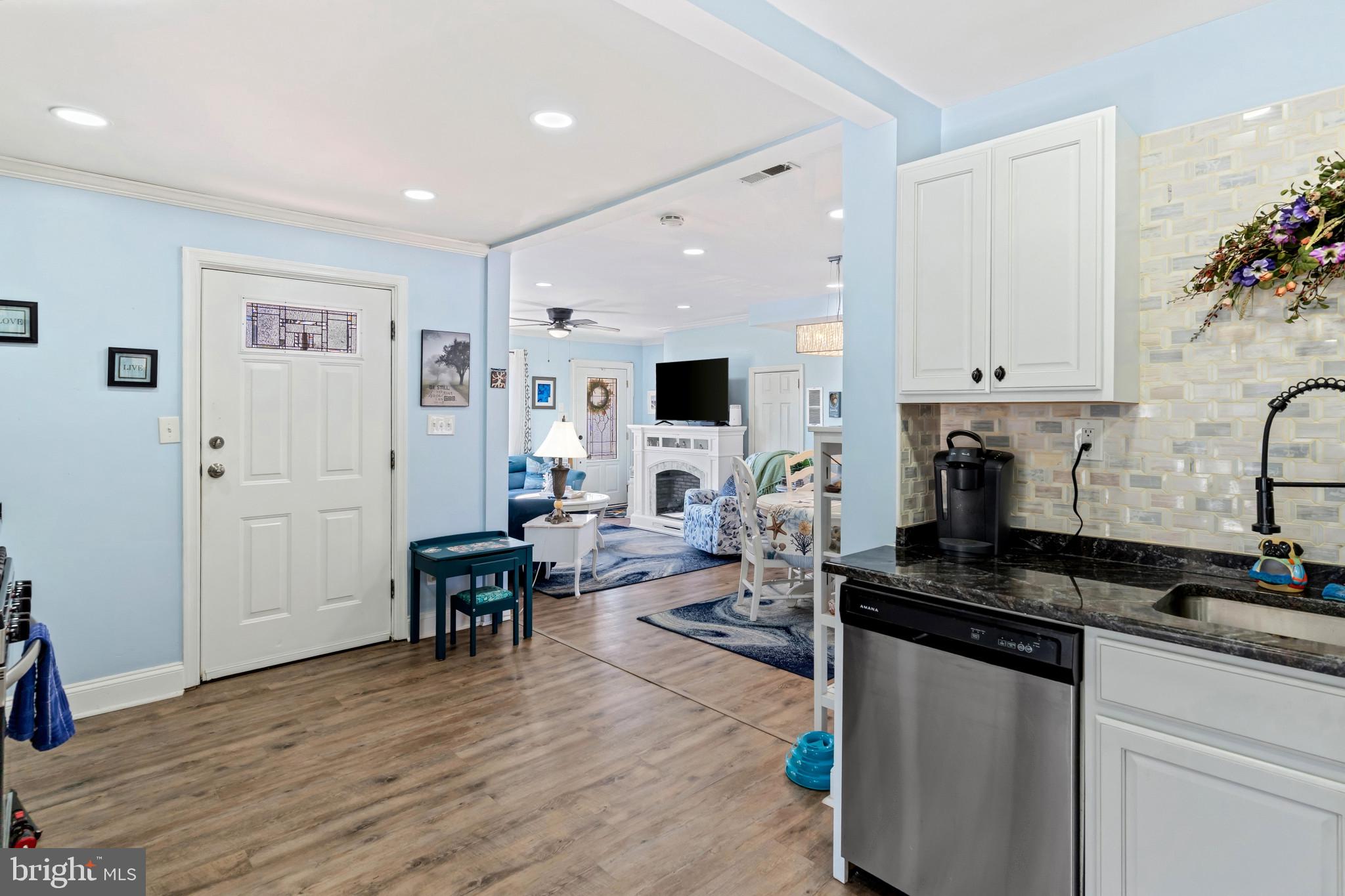 2409 Woodridge Road Baltimore, MD 21219 - Photo 9 of 34