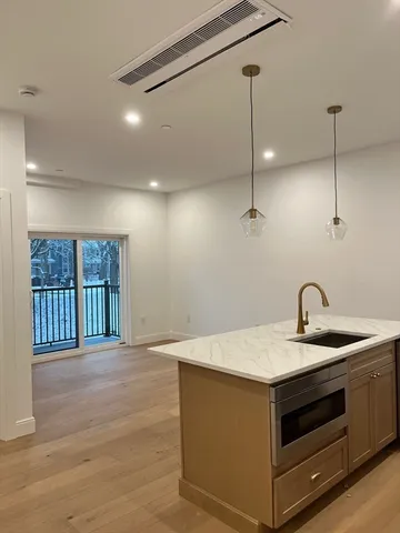 $3,600 | 10 Rockland Street, Unit 2, Boston, MA 02119