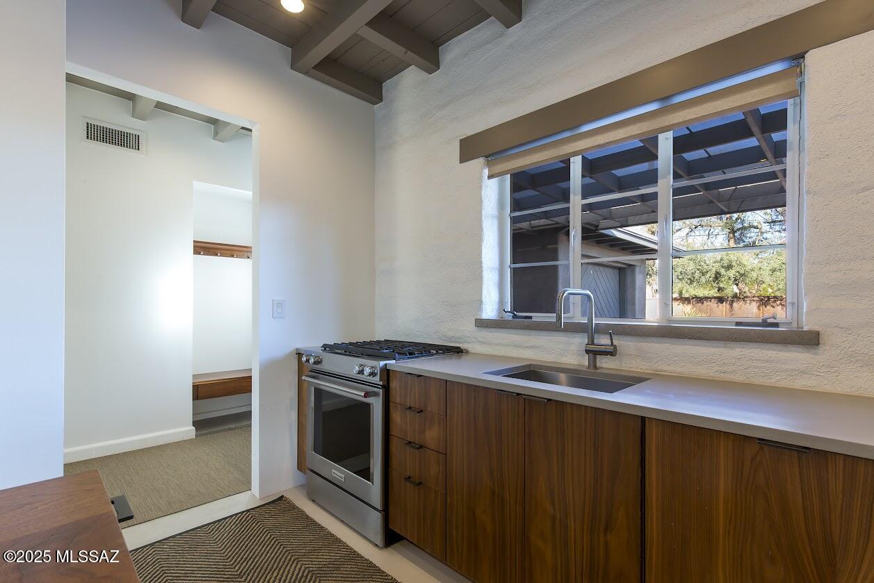 328 South Country Club Road Tucson, AZ 85716 - Photo 9 of 36 Gallery Image 9