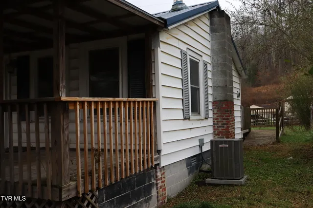 $99,900 | 6250 Josephine Road, Norton, VA 24273