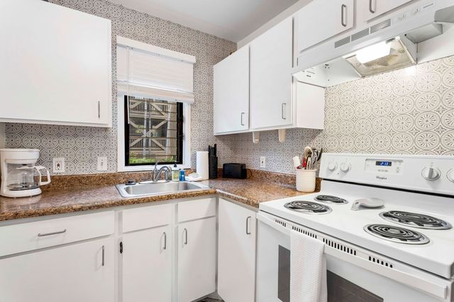 $380,000 | 76-6233 Alii Drive, Unit 161, Kailua-Kona, HI 96740