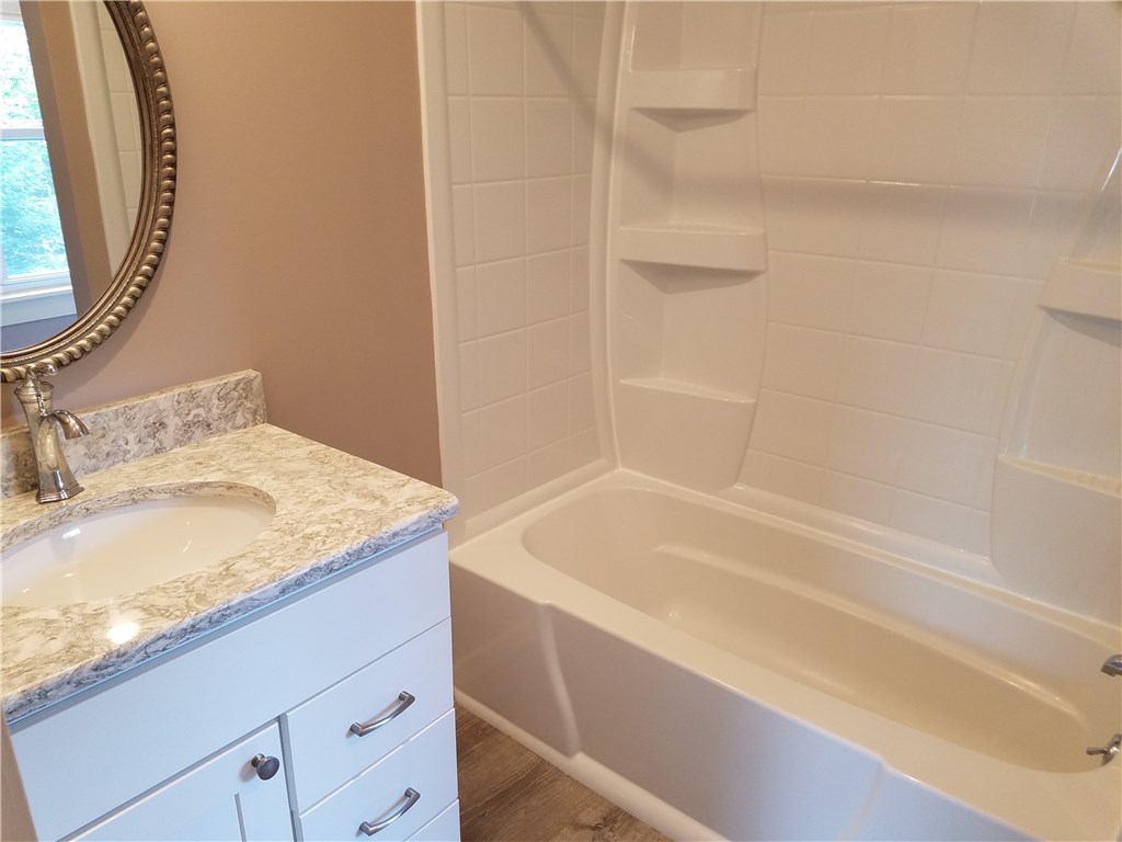 49 Merton Road, Unit 2 Newport, RI 02840 - Photo 24 of 42 Full Bath with Tub/Shower