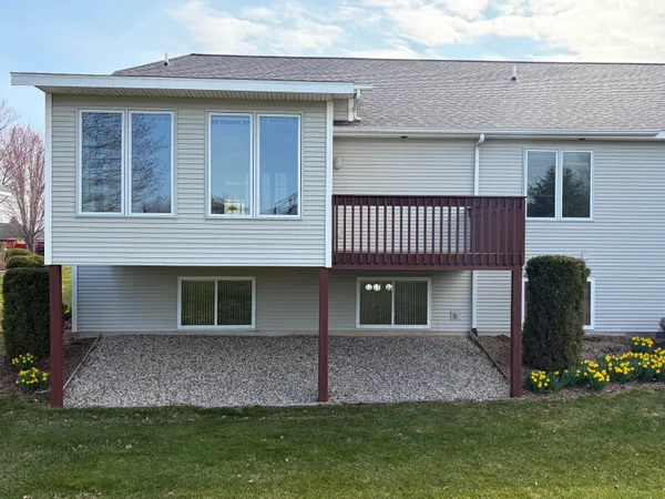 $355,000 | 51 Newcastle Drive, Zeeland, MI 49464