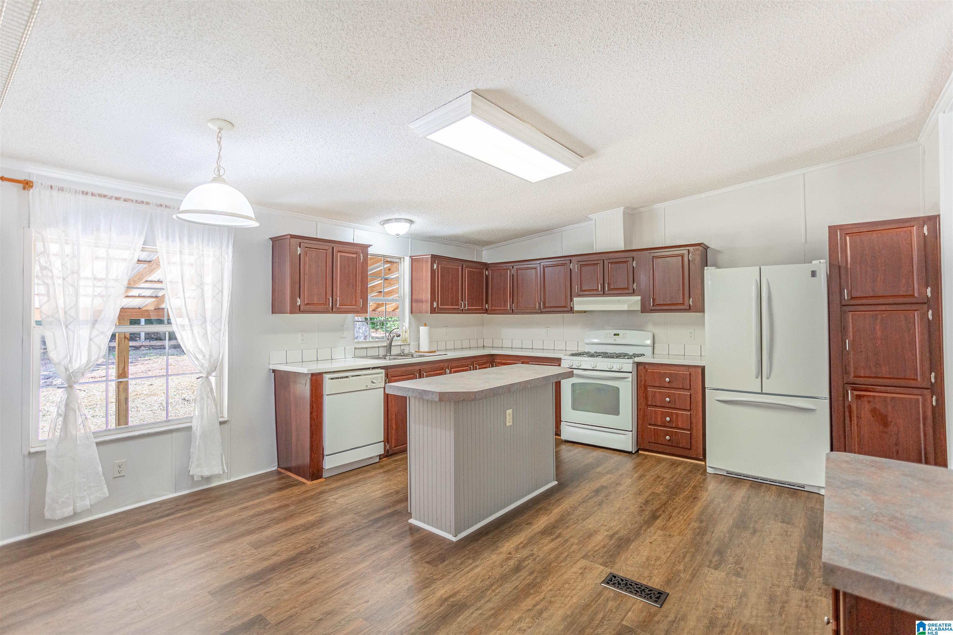45 Cross Street Jacksonville, AL 36265 - Photo 9 of 24
