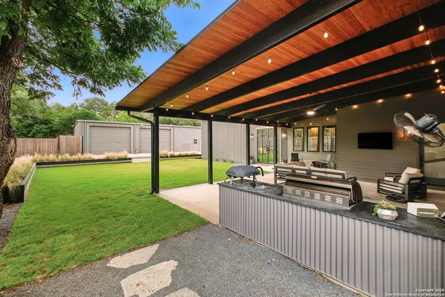 $2,500,000 | 140 South Winston Lane, San Antonio, TX 78213