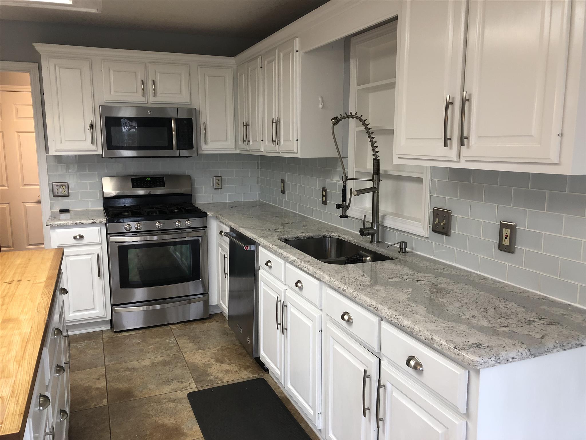9917 White Cedar Road Fort Wayne, IN 46804 - Photo 8 of 28 Gallery Image 8