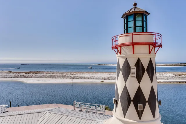 a view of a livingroom with furniture