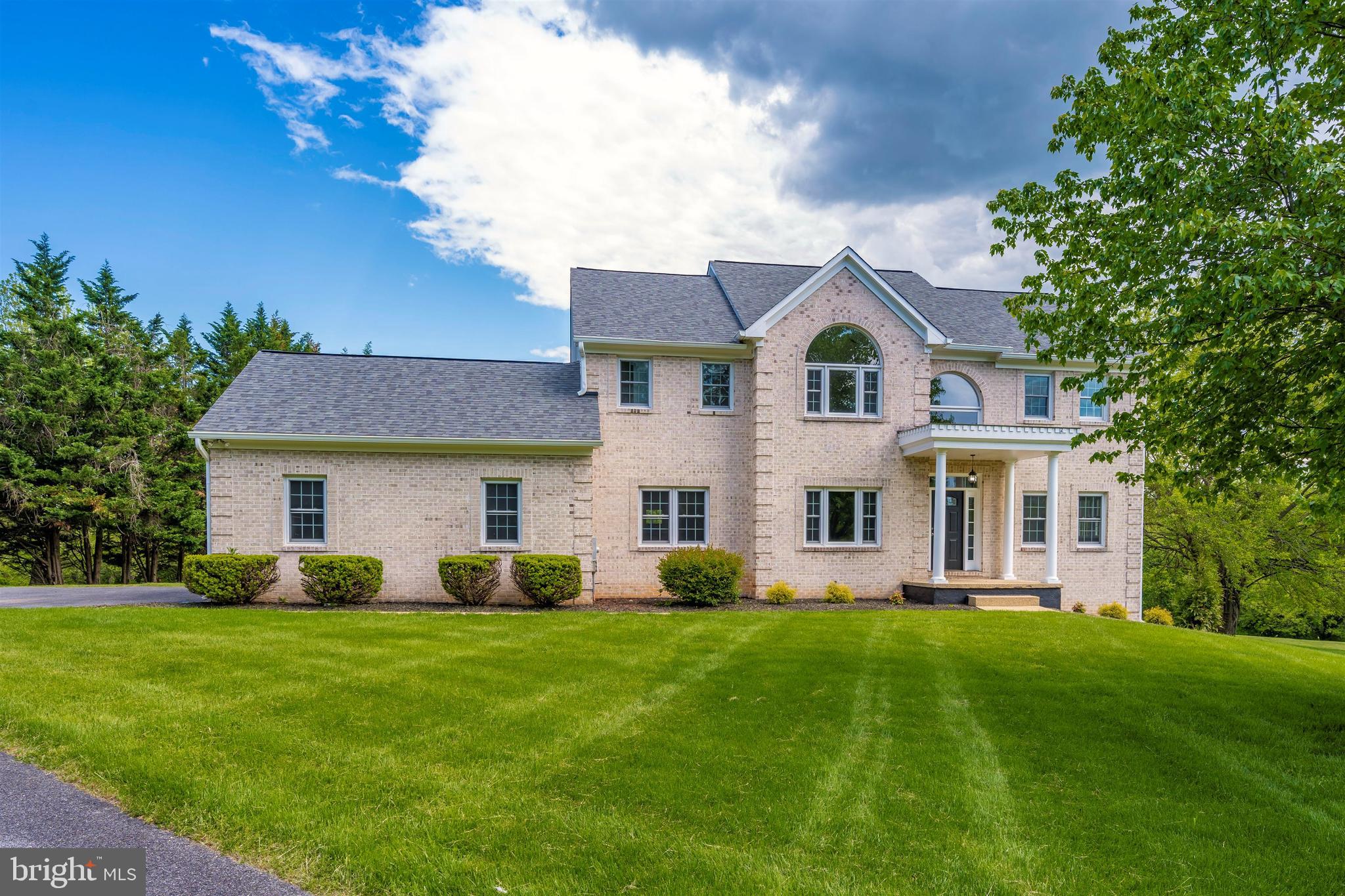 23707 Woodfield Road Gaithersburg, MD 20882 - Photo 2 of 44 Gallery Image 2