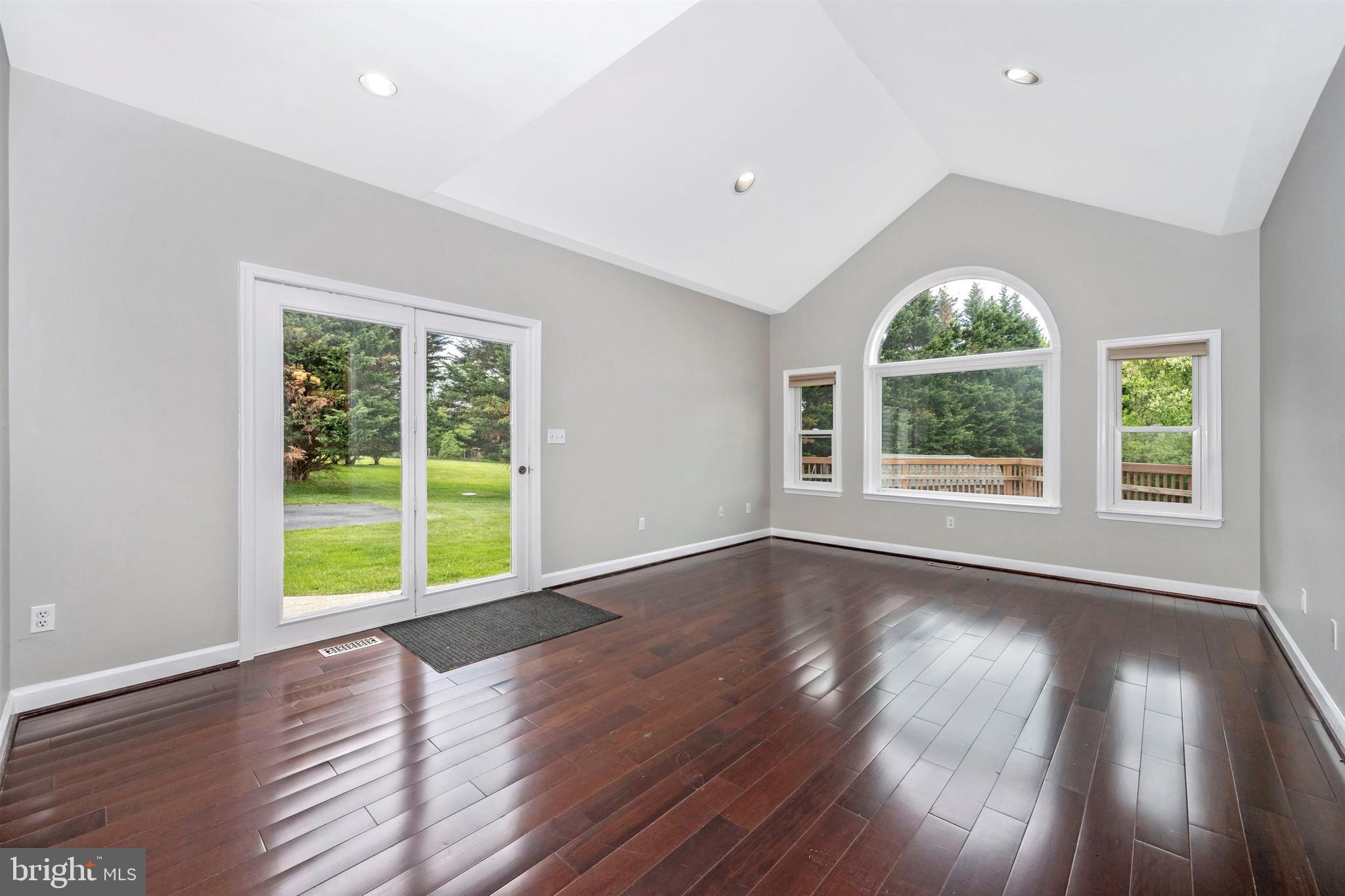 23707 Woodfield Road Gaithersburg, MD 20882 - Photo 15 of 44 Gallery Image 15