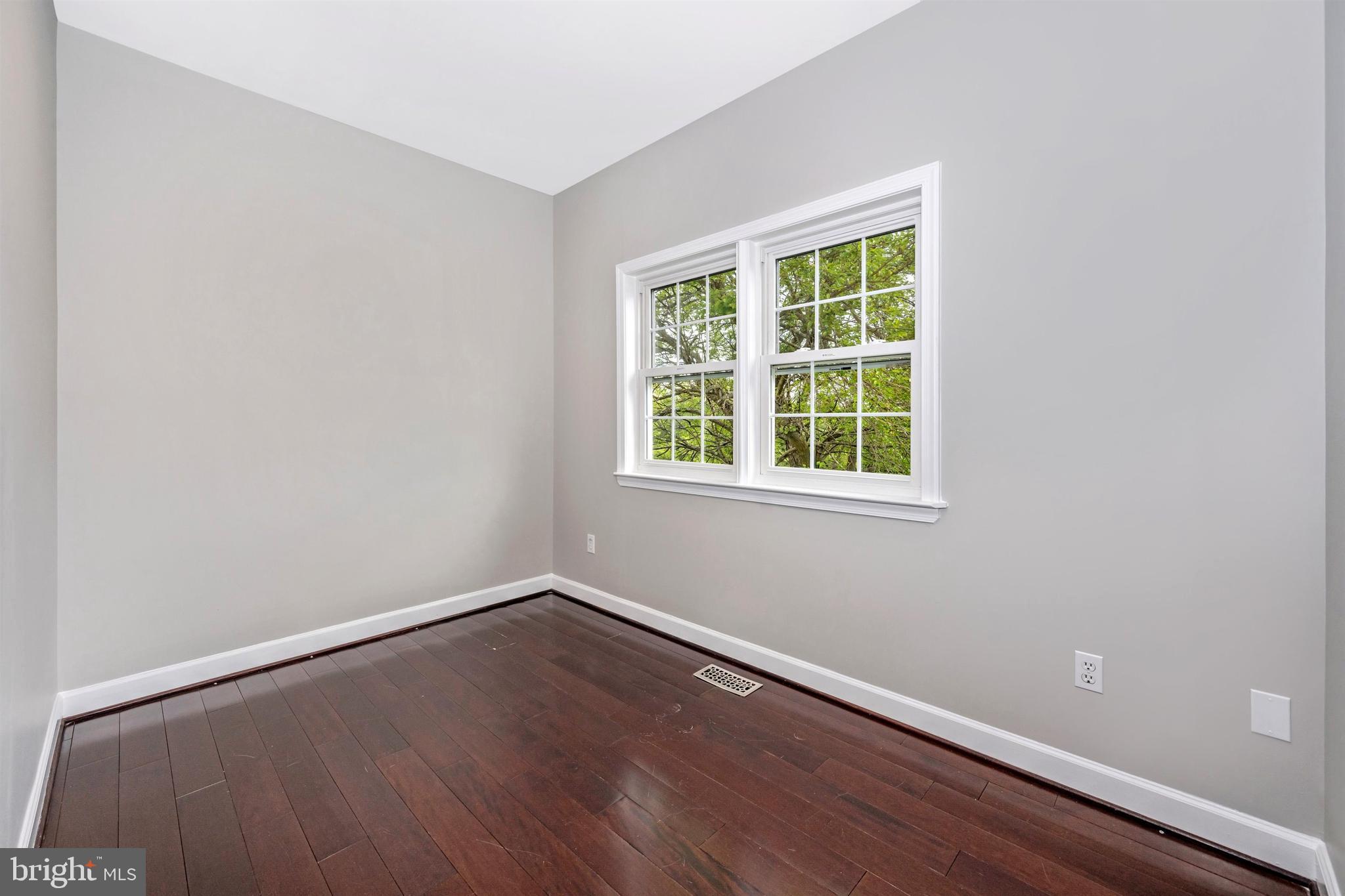 23707 Woodfield Road Gaithersburg, MD 20882 - Photo 16 of 44 Gallery Image 16