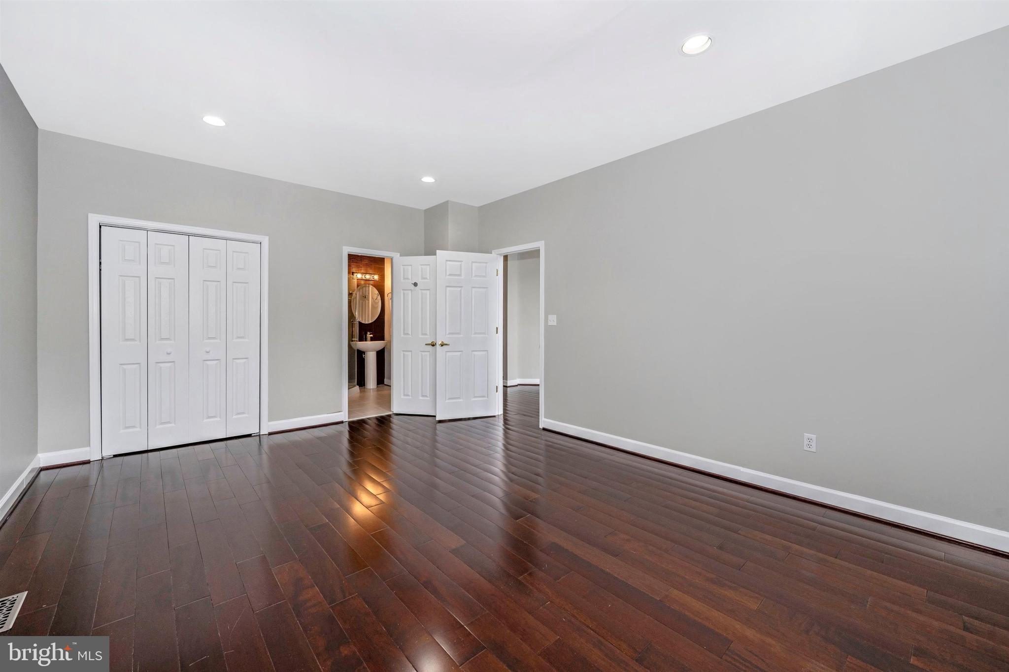 23707 Woodfield Road Gaithersburg, MD 20882 - Photo 17 of 44 Gallery Image 17