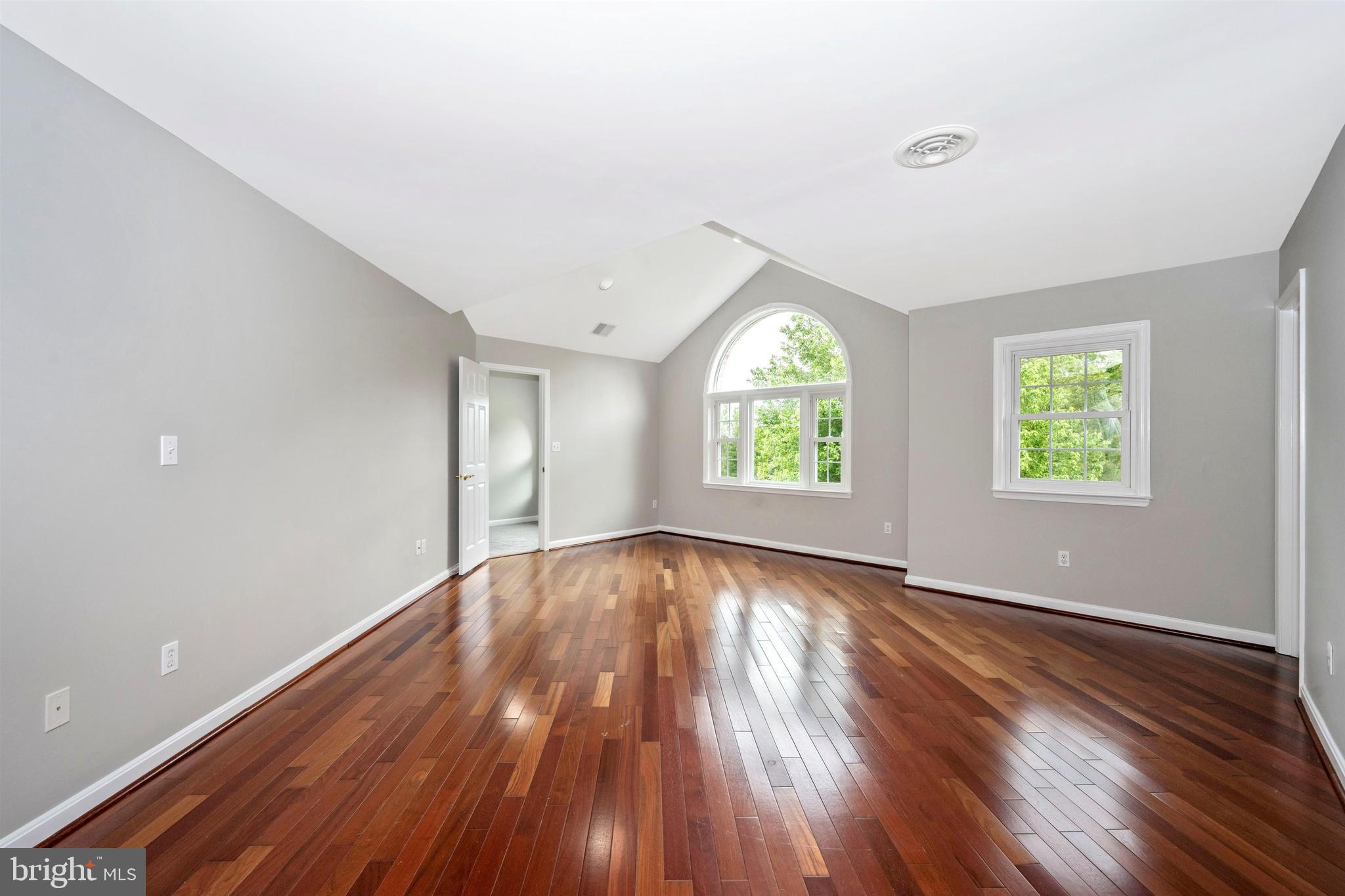 23707 Woodfield Road Gaithersburg, MD 20882 - Photo 20 of 44 Gallery Image 20