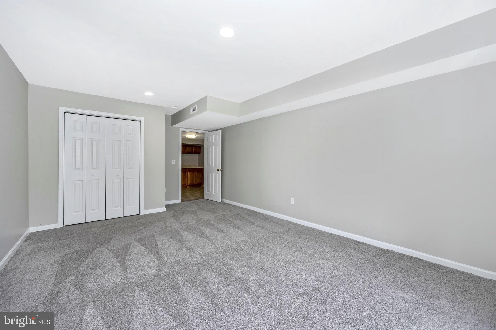 23707 Woodfield Road Gaithersburg, MD 20882 - Photo 24 of 44 Gallery Image 24