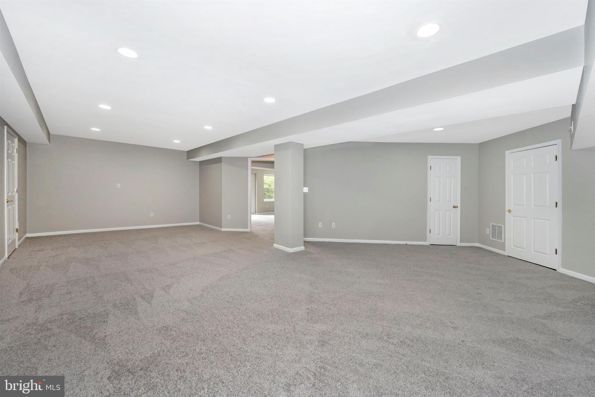 23707 Woodfield Road Gaithersburg, MD 20882 - Photo 28 of 44 Gallery Image 28