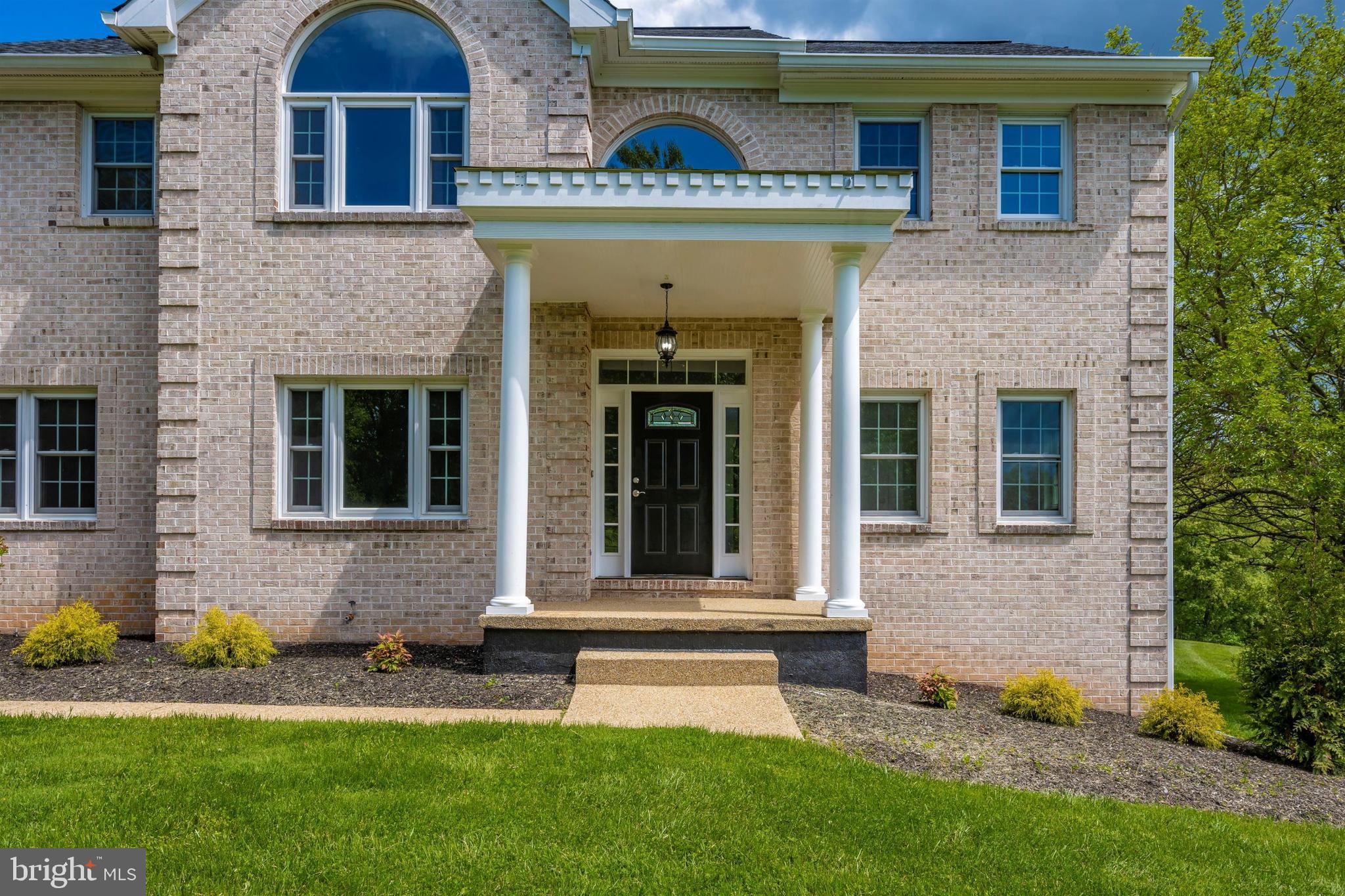 23707 Woodfield Road Gaithersburg, MD 20882 - Photo 4 of 44 Gallery Image 4