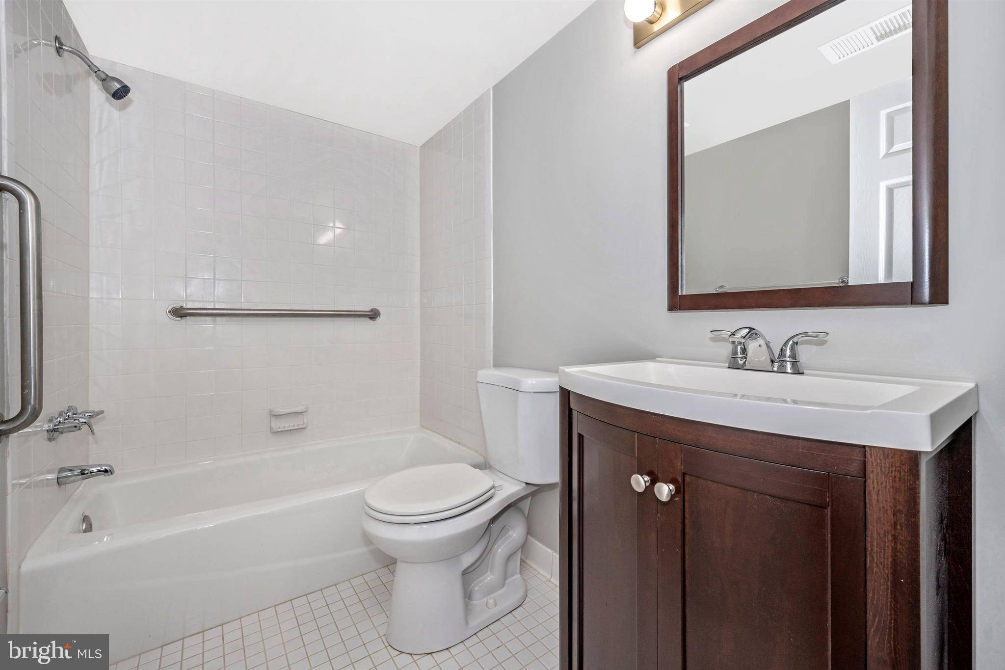 23707 Woodfield Road Gaithersburg, MD 20882 - Photo 33 of 44 Gallery Image 33