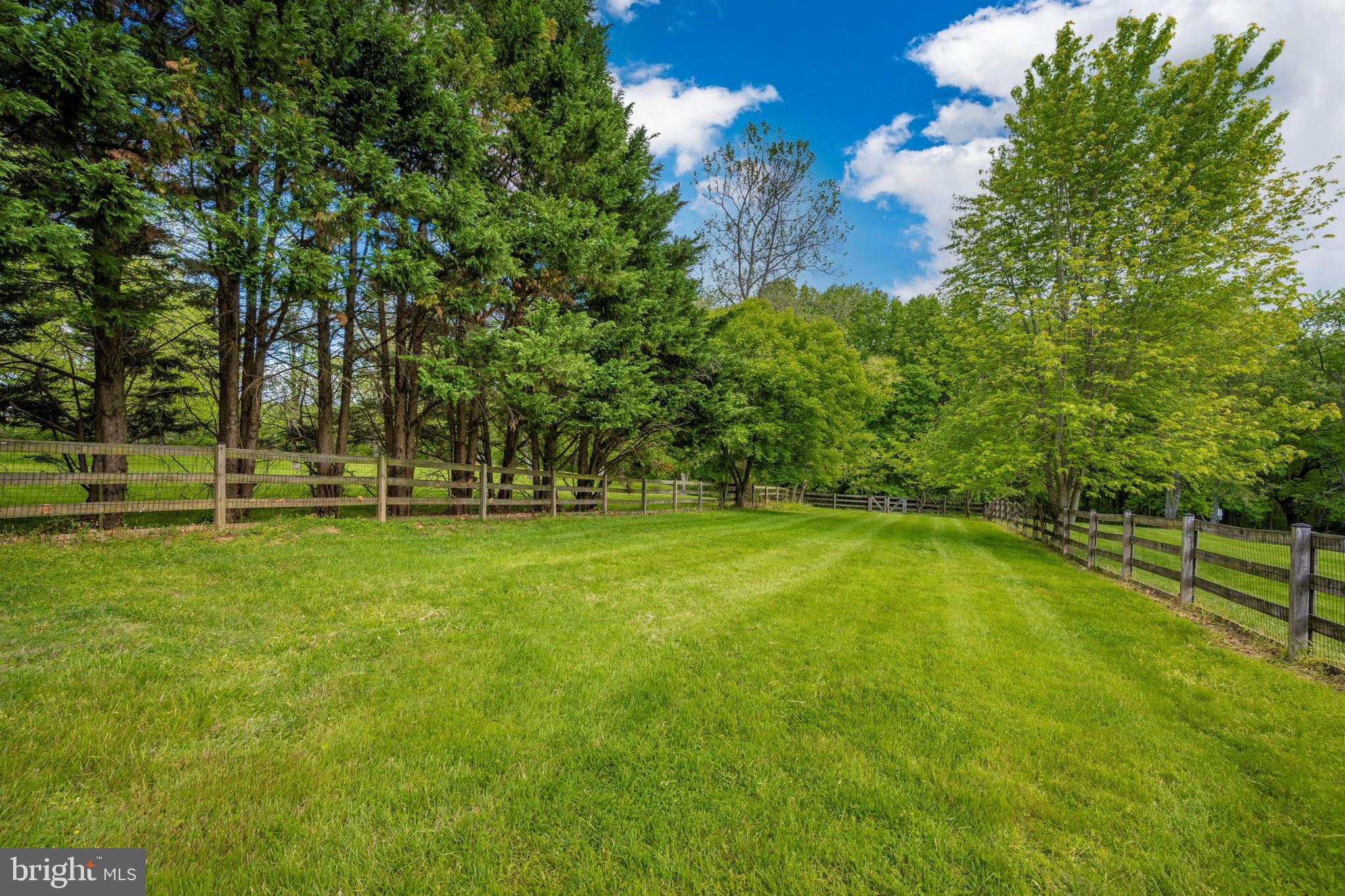 23707 Woodfield Road Gaithersburg, MD 20882 - Photo 39 of 44 Gallery Image 39