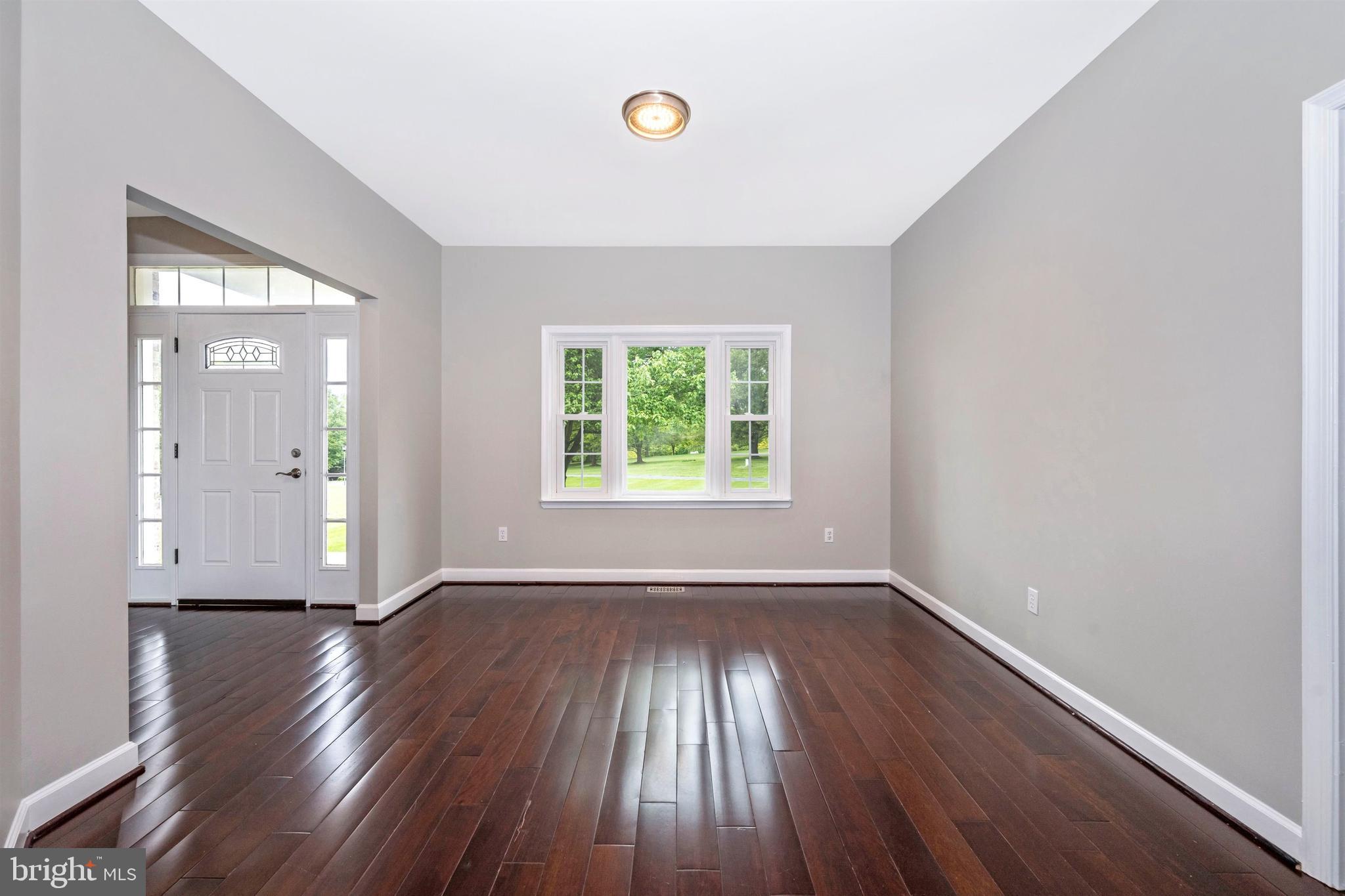 23707 Woodfield Road Gaithersburg, MD 20882 - Photo 9 of 44 Gallery Image 9