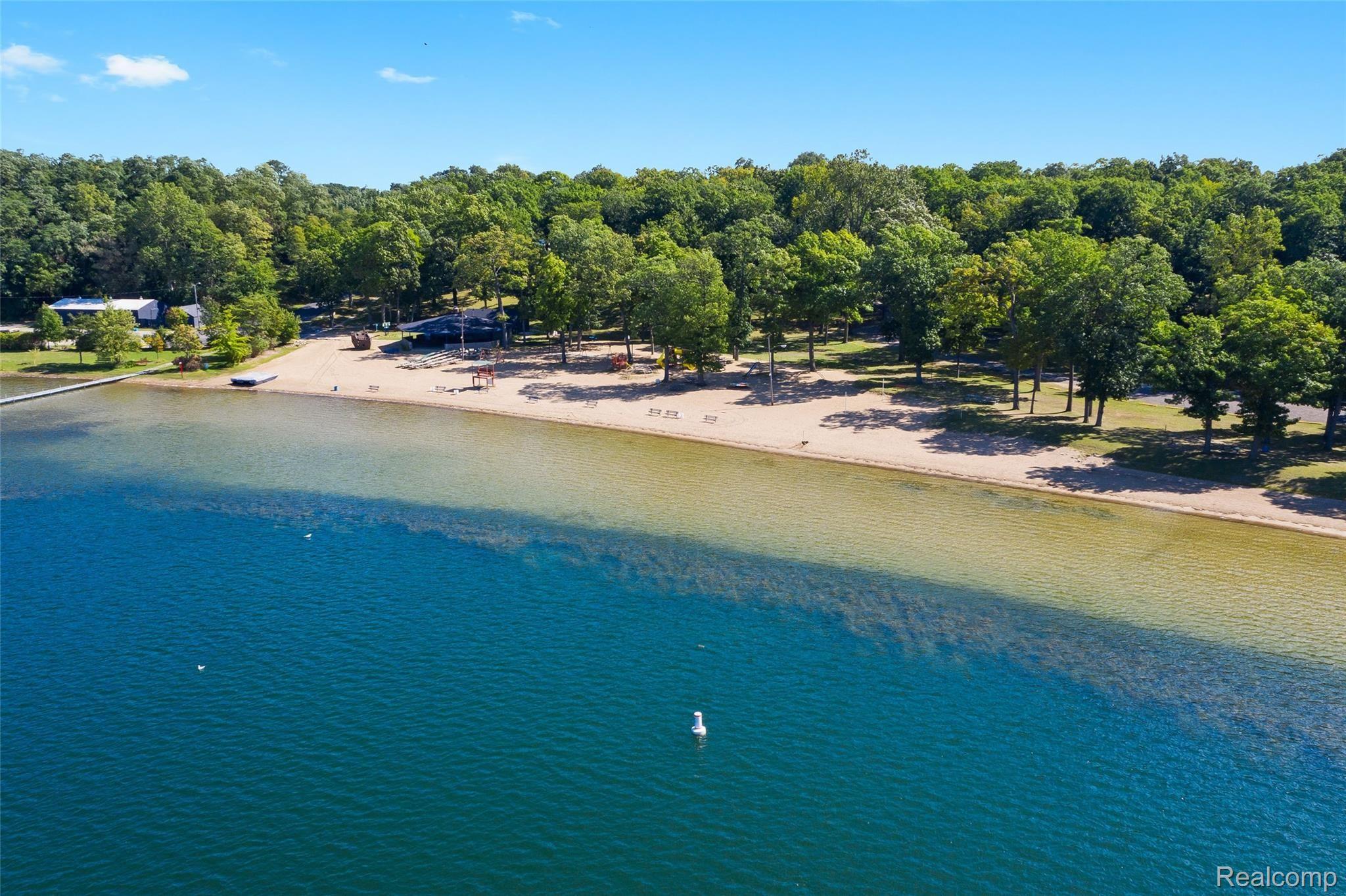 212 Riviera Terrace Waterford, MI 48328 - Photo 32 of 33 Drone-7.jpg