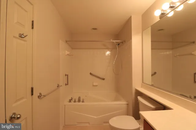 $2,300 | 12000 Amber Ridge Circle, Unit A102, Germantown, MD 20876