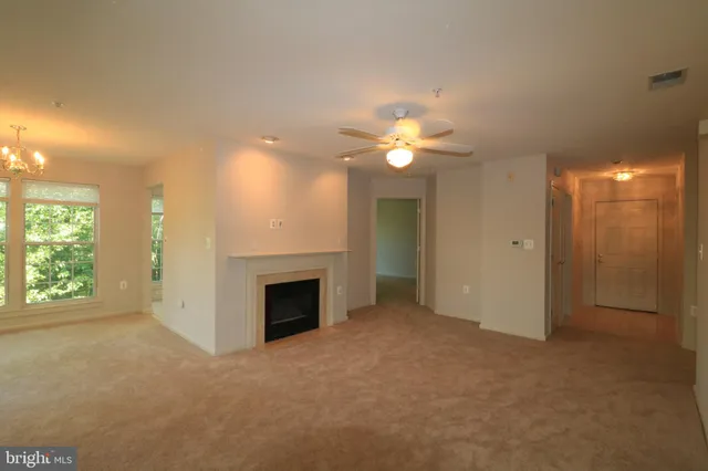 $2,300 | 12000 Amber Ridge Circle, Unit A102, Germantown, MD 20876
