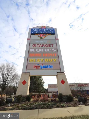 $2,300 | 12000 Amber Ridge Circle, Unit A102, Germantown, MD 20876