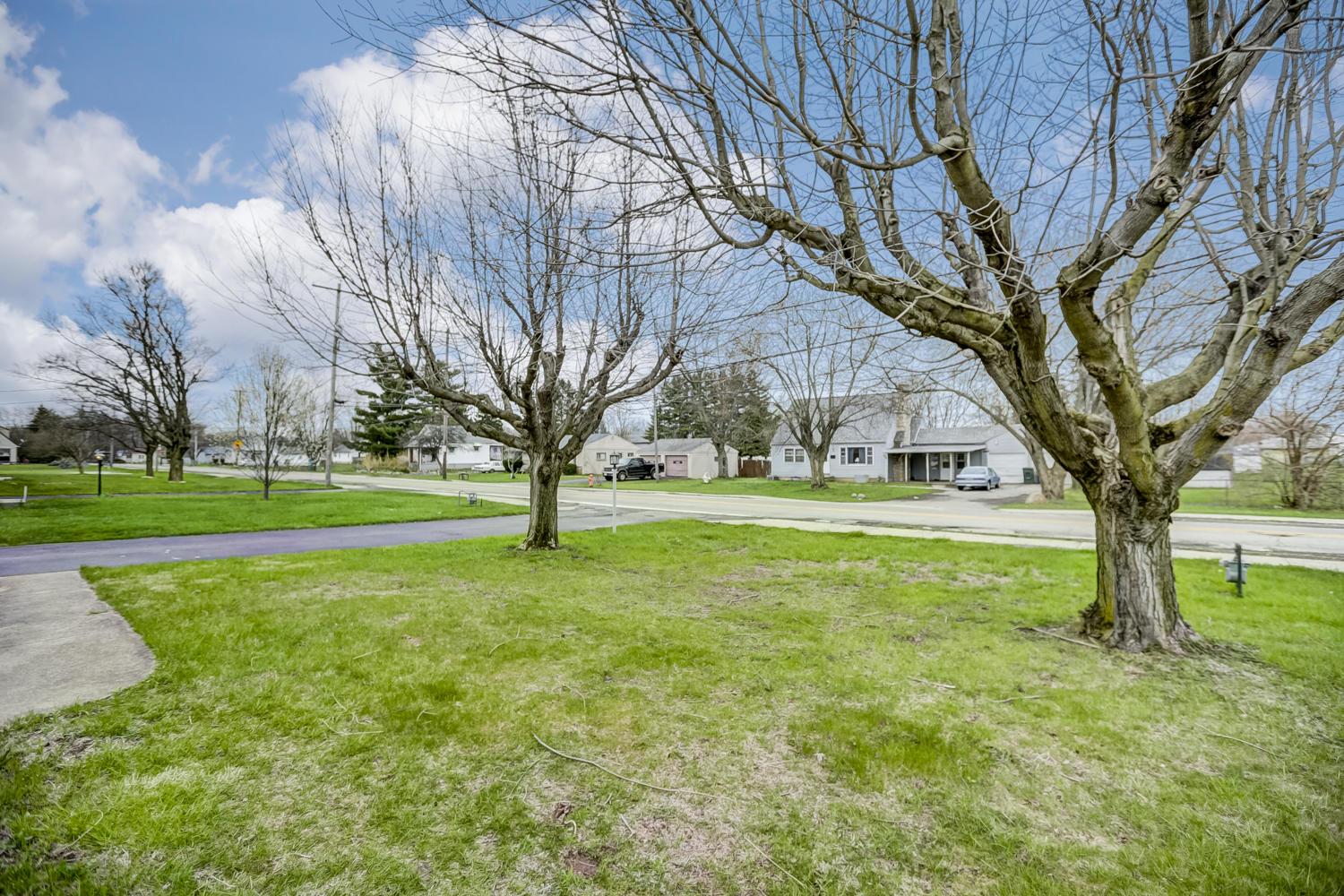 1360 Koebel Road Columbus, OH 43207 - Photo 4 of 29