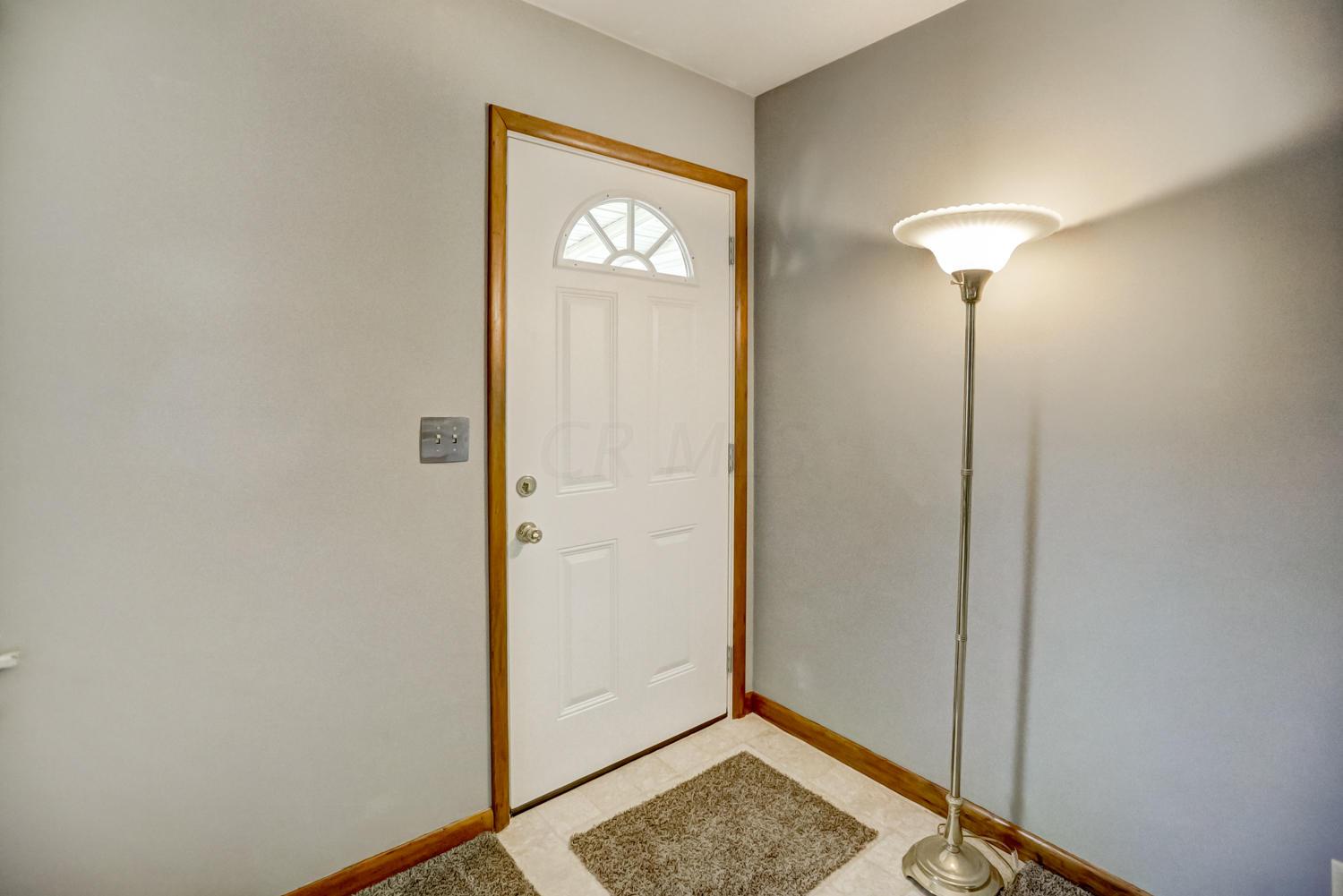 1360 Koebel Road Columbus, OH 43207 - Photo 5 of 29