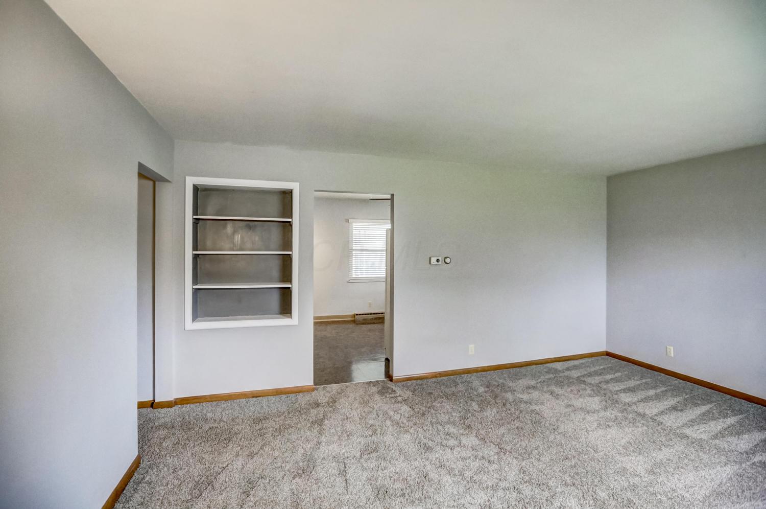 1360 Koebel Road Columbus, OH 43207 - Photo 6 of 29
