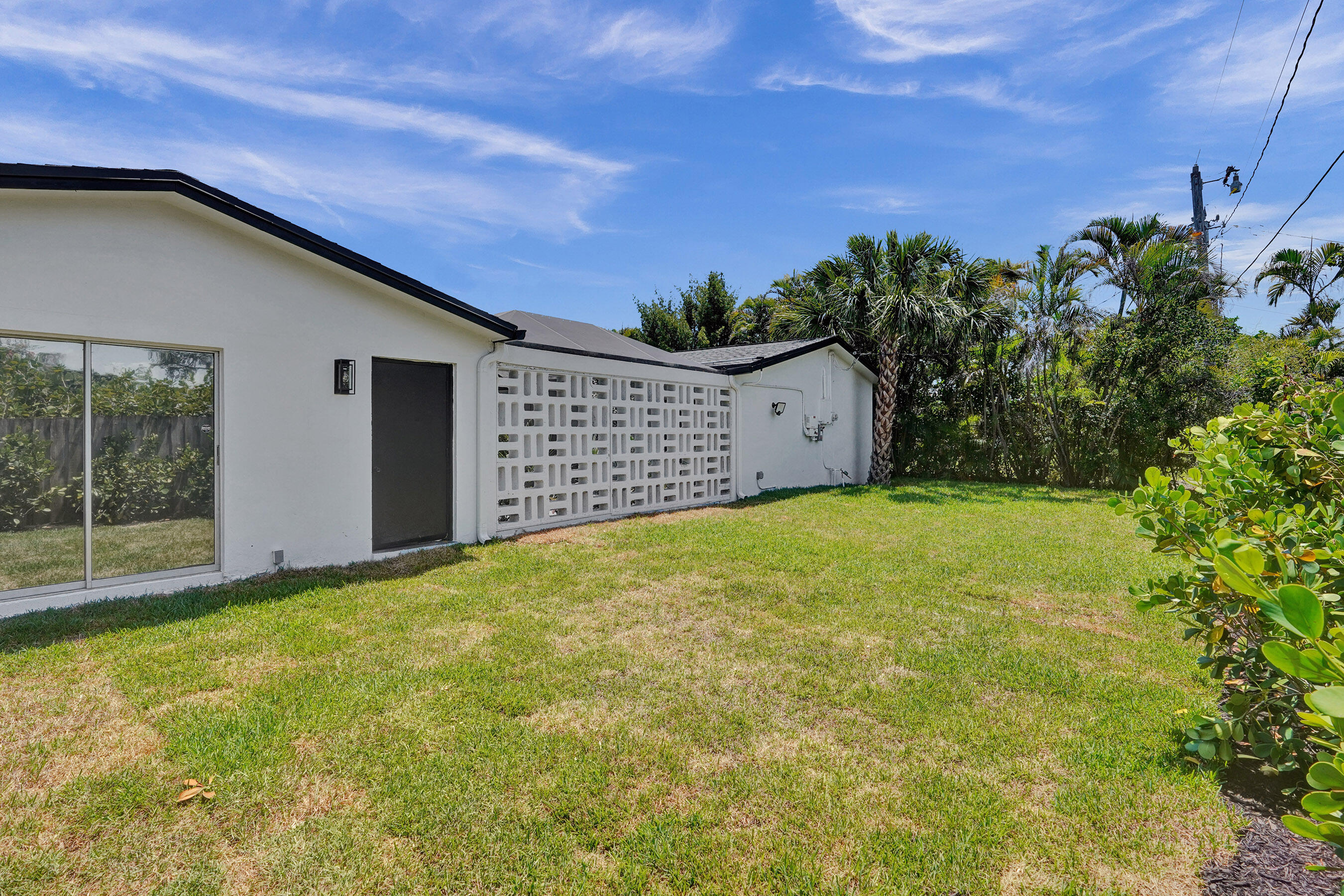 450 Northwest 15th Street Boca Raton, FL 33432 - Photo 30 of 33 Backyard